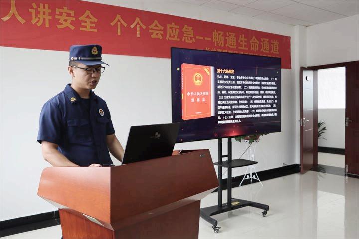 3、长沙AG·尊龙凯时工程技术有限公司大课堂.jpg
